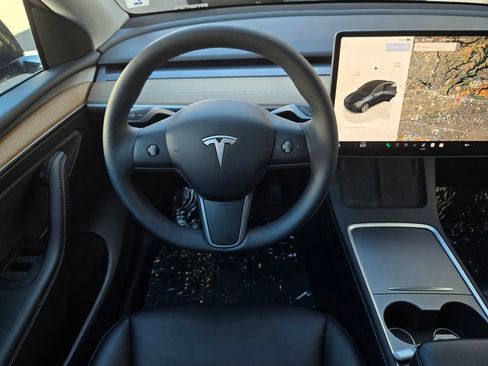 Used 2024 Tesla Model Y Long Range image 14