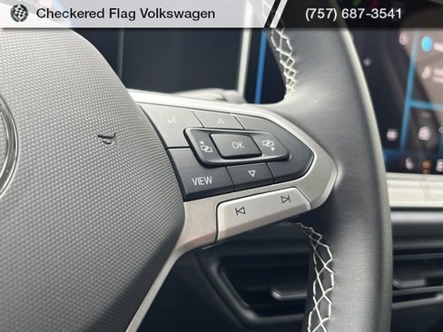 New 2025 Volkswagen Tiguan SE image 35