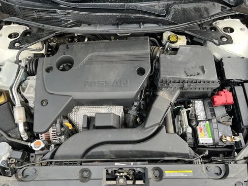 Used 2016 Nissan Altima 2.5 SV FWD image 9