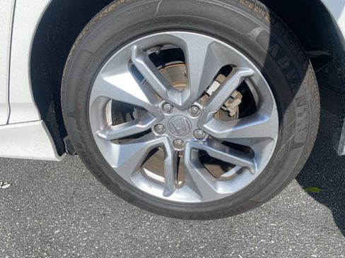 Used 2019 Honda Accord LX image 5