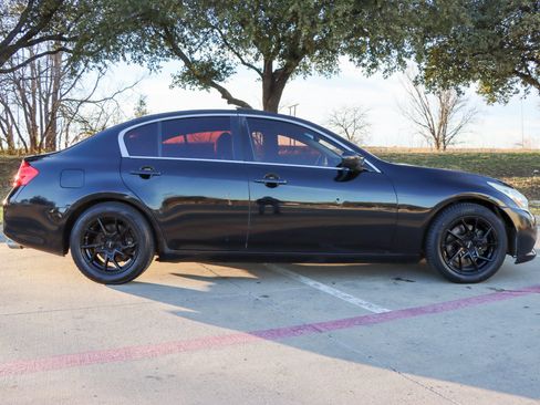 Used 2011 INFINITI G37 Journey w/ Premium Pkg image 8