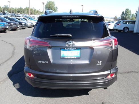 Used 2018 Toyota RAV4 LE w/ All Weather Liner Package AWD/4WD image 4