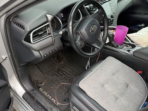 Certified 2018 Toyota Camry XLE image 2