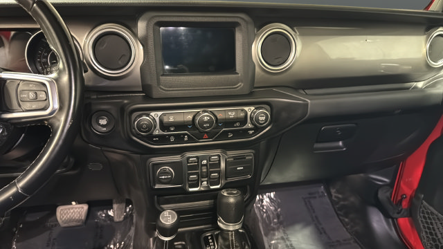 Used 2020 Jeep Wrangler Unlimited Sahara AWD/4WD image 13