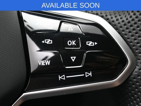 Used 2023 Volkswagen Tiguan SE R-Line image 18