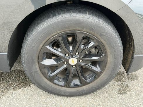 Used 2018 Chevrolet Equinox LT FWD image 12