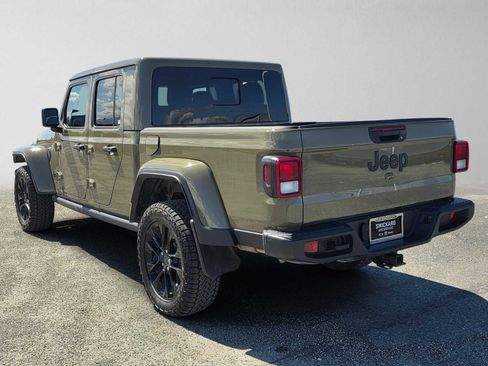 Used 2025 Jeep Gladiator Mojave AWD/4WD image 5