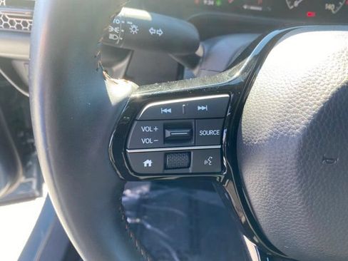 Certified 2025 Honda HR-V Sport image 24