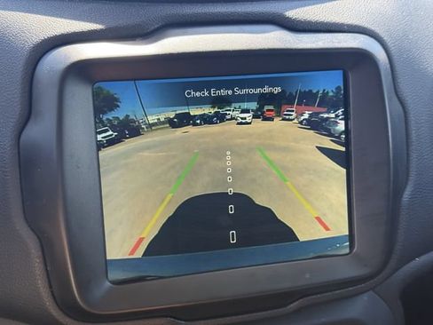 Used 2023 Jeep Renegade Latitude AWD/4WD image 20