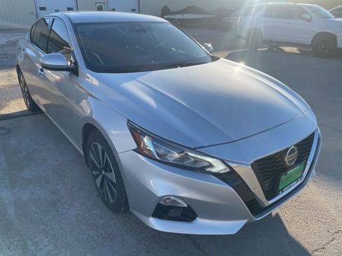 Used 2020 Nissan Altima 2.5 SV AWD/4WD image 2