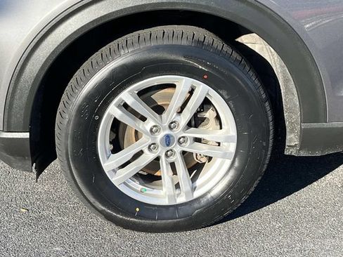 Used 2022 Ford Explorer XLT w/ Class IV Trailer Tow Package AWD/4WD image 11