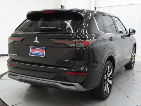 New 2026 Mitsubishi Outlander SE AWD/4WD image 3