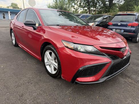 Used 2021 Toyota Camry SE FWD image 5