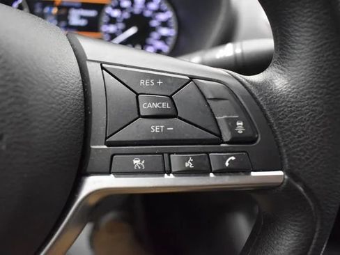 Used 2025 Nissan Sentra SV FWD image 22