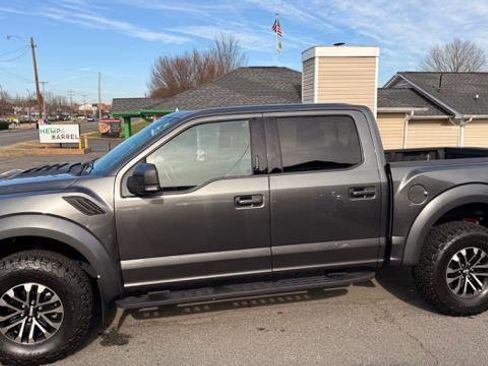 Used 2019 Ford F150 Raptor w/ Equipment Group 802A Luxury image 4