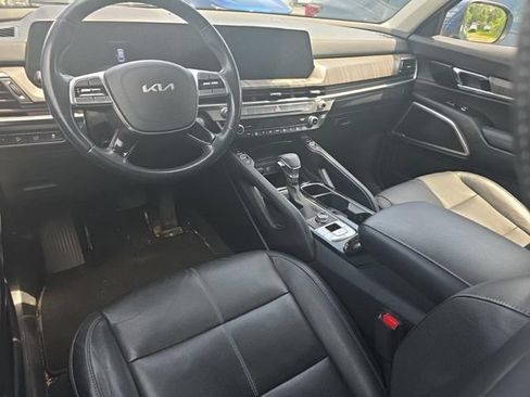Certified 2024 Kia Telluride EX w/ EX Captain's Chair Package AWD/4WD image 2