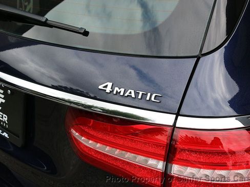 Used 2018 Mercedes-Benz E 400 4MATIC Wagon w/ Premium 2 Package image 11