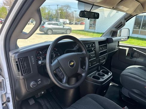 Used 2022 Chevrolet Express 2500 w/ Driver Convenience Package image 13