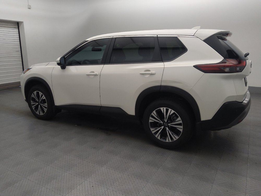 Used 2023 Nissan Rogue SV FWD image 3