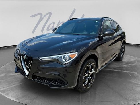 Used 2023 Alfa Romeo Stelvio Ti AWD/4WD image 3
