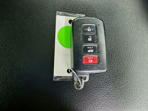 Used 2017 Toyota Camry XLE w/ Moonroof Package image 41