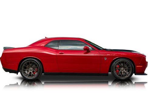 Used 2016 Dodge Challenger SRT Hellcat RWD image 2
