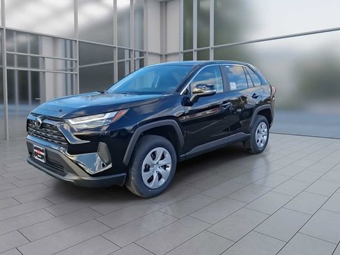 New 2025 Toyota RAV4 LE image 3