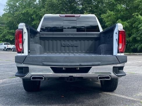 Used 2023 GMC Sierra 1500 SLT w/ SLT Premium Package AWD/4WD image 4