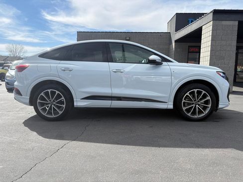 Used 2022 Audi Q4 e-tron Premium Plus w/ Premium Plus image 4