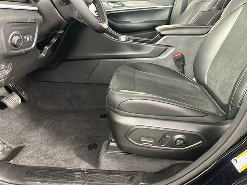 New 2026 Jeep Grand Cherokee Laredo image 19