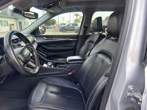 Used 2021 Jeep Grand Cherokee L Limited AWD/4WD image 9