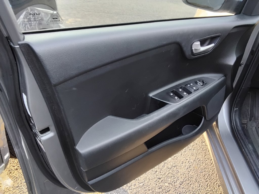 Used 2022 Kia Rio S FWD image 8
