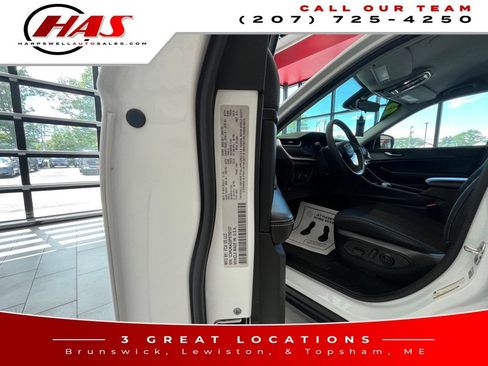 Used 2023 Jeep Grand Cherokee L Laredo AWD/4WD image 19