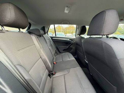Used 2016 Volkswagen Golf S image 45