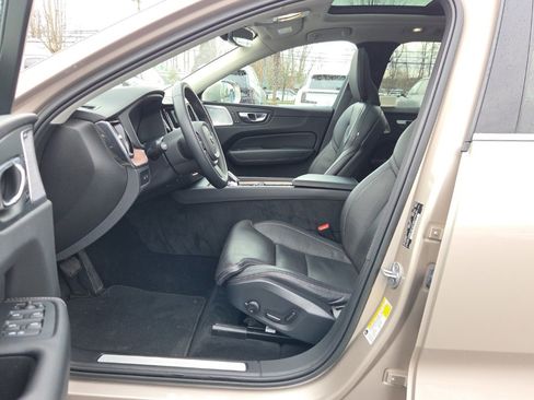 Certified 2023 Volvo XC60 T8 Ultimate image 4