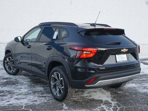New 2026 Chevrolet Trax LT w/ Driver Confidence Package image 7