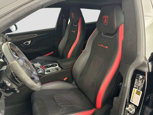 Used 2024 Lamborghini Urus Performante AWD/4WD image 22