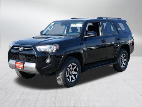 Certified 2024 Toyota 4Runner TRD Off-Road image 3