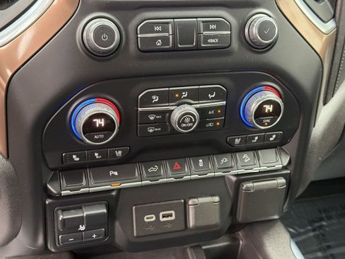 Used 2022 Chevrolet Silverado 1500 High Country w/ Z71 Off-Road Package AWD/4WD image 16