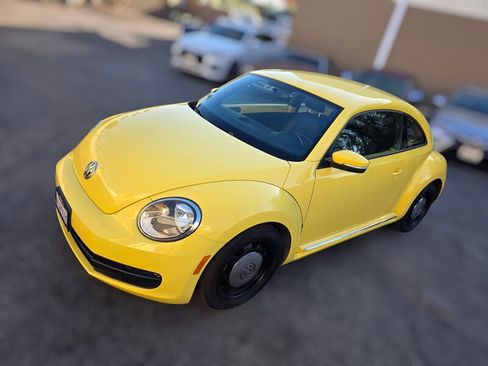 Used 2012 Volkswagen Beetle 2.5 FWD image 12