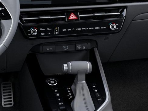 New 2025 Kia Niro SX Touring image 23