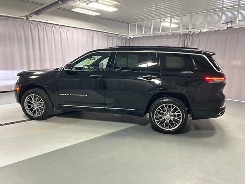 Used 2024 Jeep Grand Cherokee L Summit w/ Advanced Protech Group IV AWD/4WD image 4