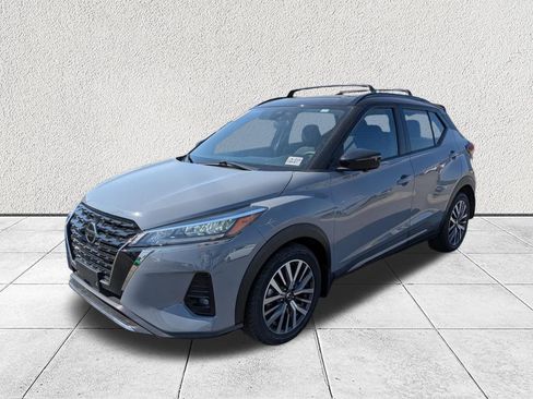 Used 2021 Nissan Kicks SR w/ Exterior Package image 7