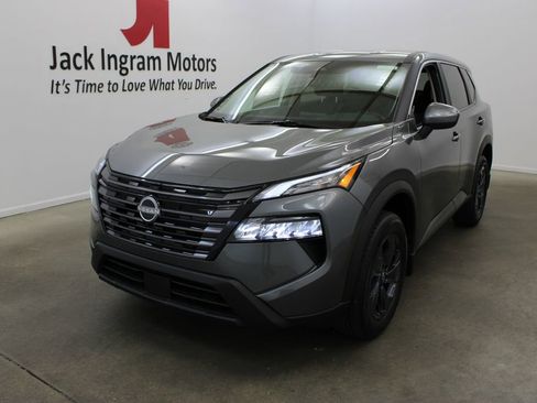 New 2026 Nissan Rogue SV FWD image 2