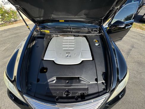 Used 2011 Lexus LS 460 w/ Comfort Pkg RWD image 27