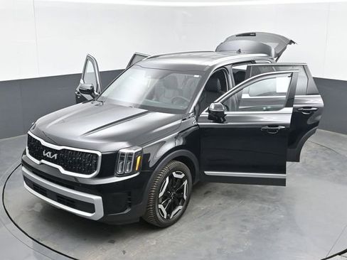 Used 2024 Kia Telluride EX w/ EX Captain's Chair Package AWD/4WD image 54