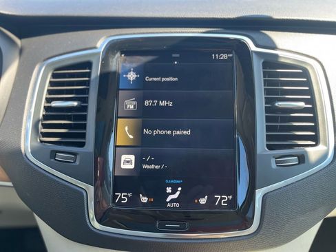 Used 2022 Volvo XC90 T6 Momentum image 15