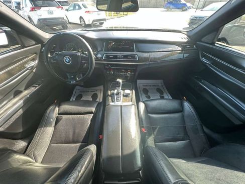 Used 2015 BMW 740i image 3