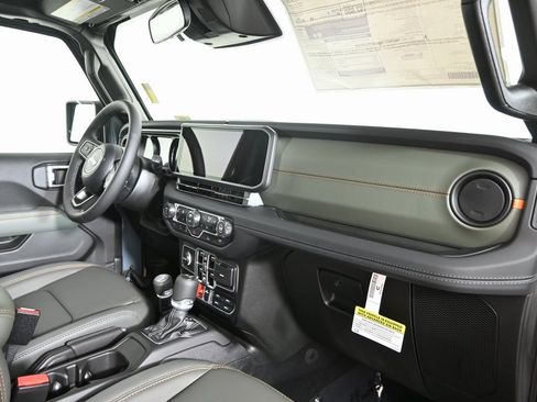 New 2026 Jeep Gladiator Mojave image 15