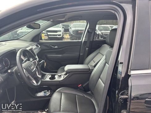 Used 2023 GMC Acadia SLT FWD image 2